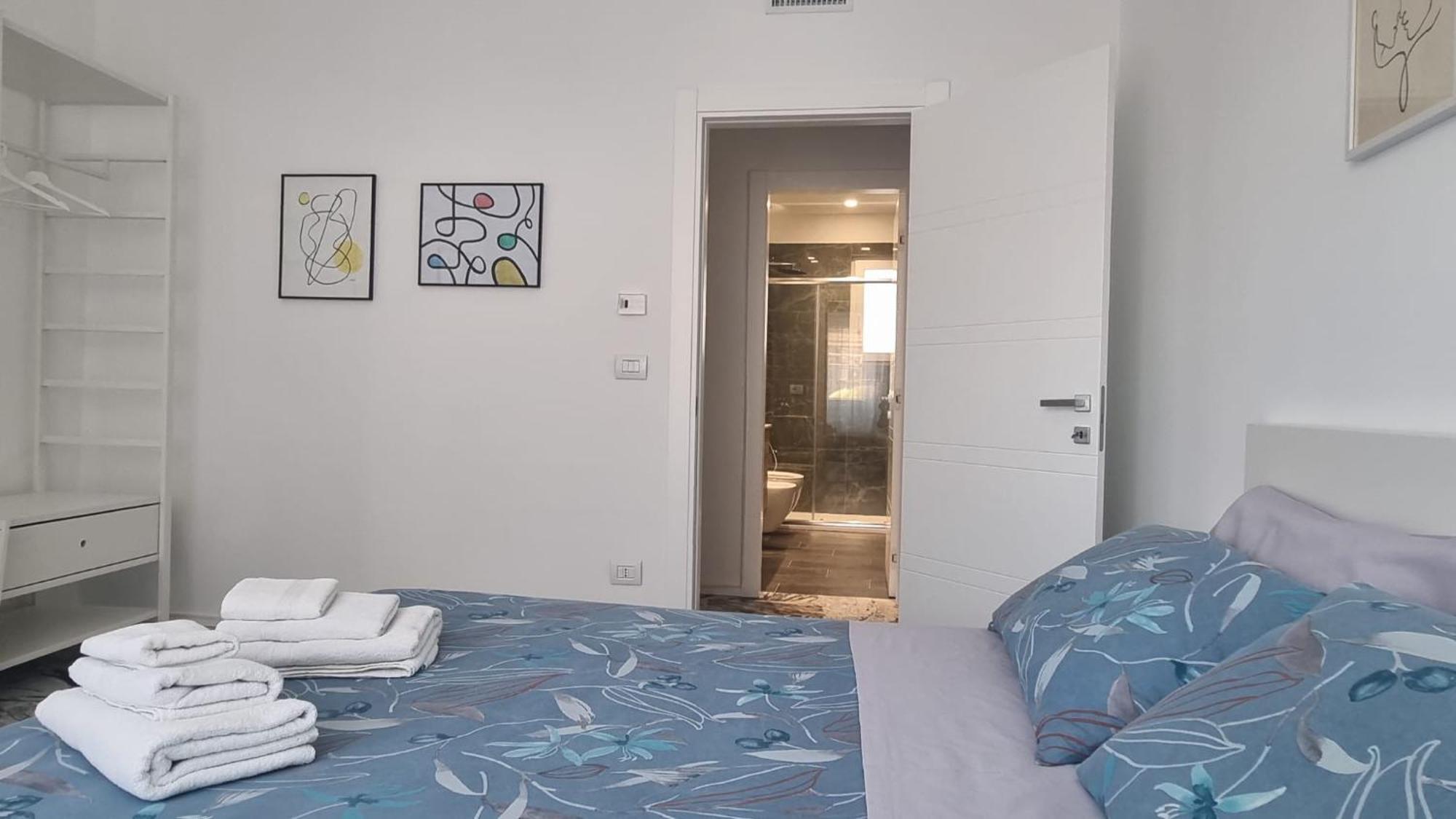 Repubblica Rooms Бари Екстериор снимка