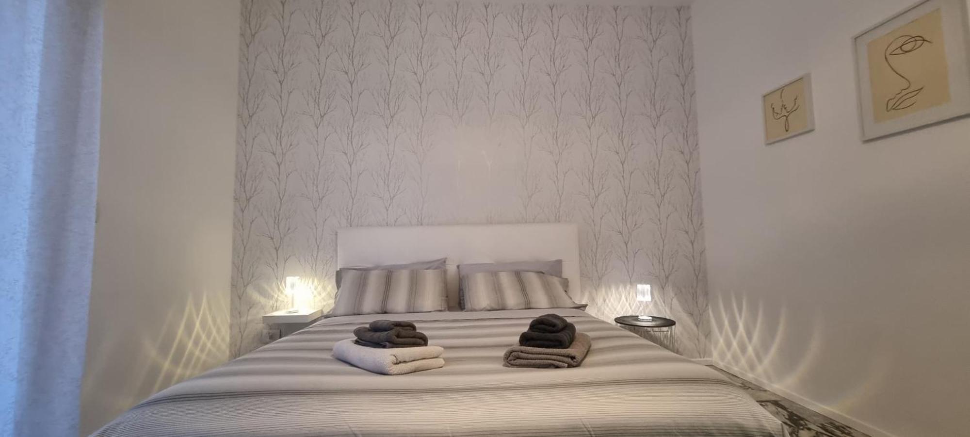 Repubblica Rooms Бари Екстериор снимка